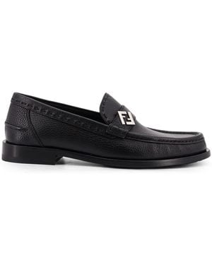Fendi Zwarte Platte Schoenen Met Metalen Detail