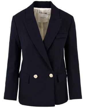 Beatrice B. Blaue jacke