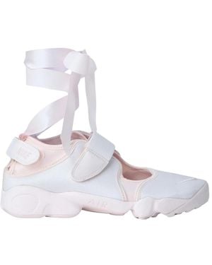 Nike Outdoor Shoes - Rosa