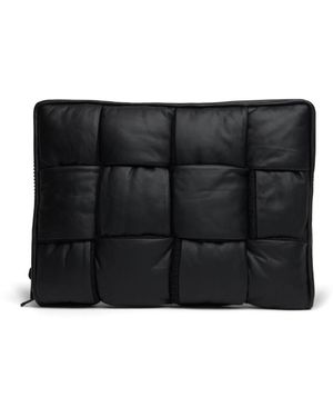 Bottega Veneta Padded Clutch Bag - Zwart