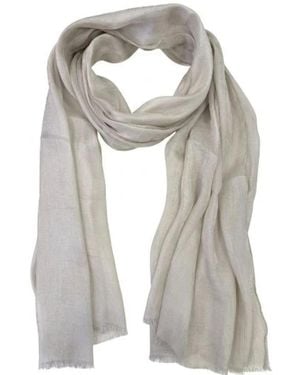 Seventy Winter Scarves - Gris