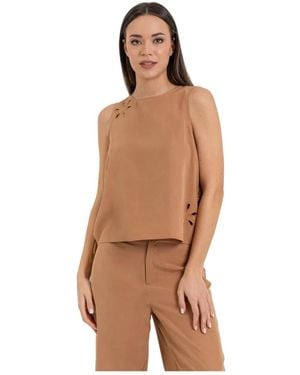 Kocca Ärmellose Bluse Mit Floralen Cut-Outs Und Seitlichen Bindebändern - Braun