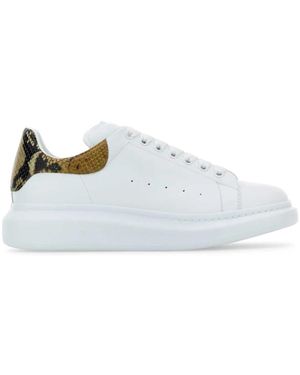 McQueen Weiße Ledersneakers Mit Bedruckter Ferse