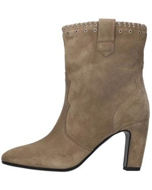 Strategia Heeled Boots - Brown
