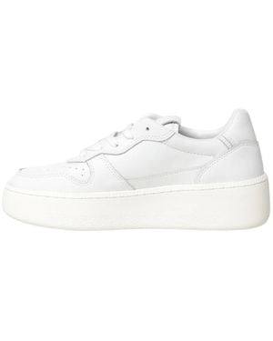 Date Court Platform - Wit