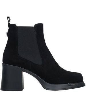 ESTRO Heeled Boots - Black