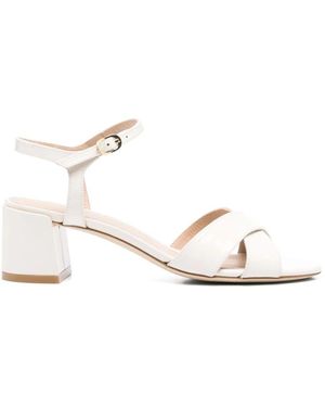 Stuart Weitzman Weiße Flache Schuhe Mit Knöchelriemen