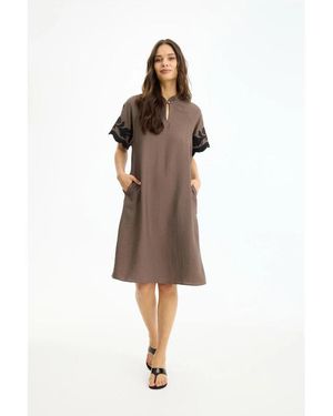 iN FRONT Shirt Dresses - Marrón