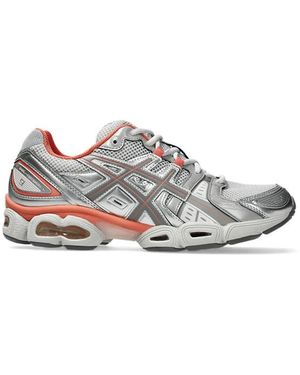 Asics Graue Silberne Mesh-Sneakers - Weiß