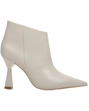 ESTRO Heeled Boots - White