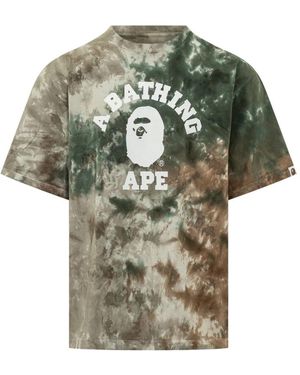 A Bathing Ape Tops ,Veelkleurig ,Katoen Tie Dye Relaxed Tee - Groen