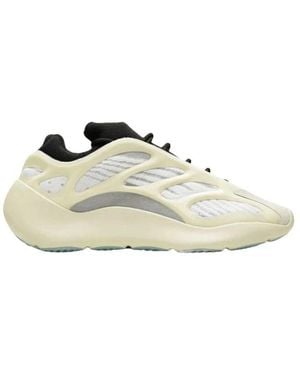 Yeezy Trainers - White