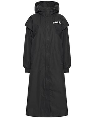 Ball Schwarzer regenmantel mit kapuze und taschen