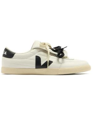 Veja Trainers - White