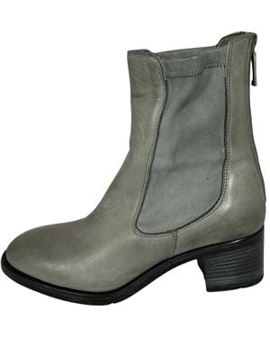 LEMARGO Grauer lederstiefelette mit blockabsatz