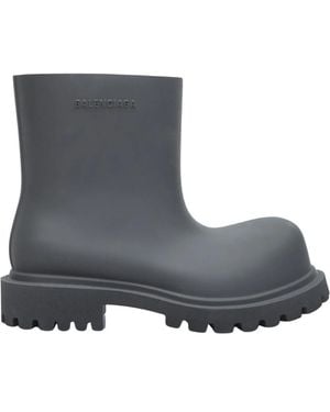 Balenciaga Geprägte Logo Lug Sohle Stiefel - Grau