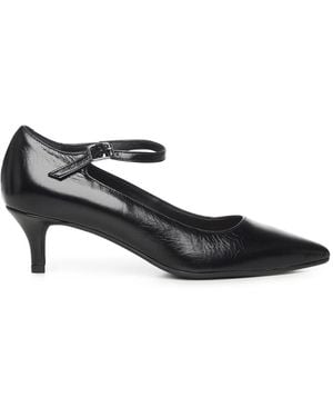 Carmens Court Shoes - Black