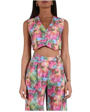 ACTUALEE Sleeveless Tops - Rouge
