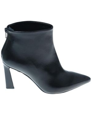 Anna F. Heeled Boots - Black