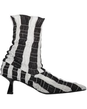 AMY CROOKES Heeled Boots - Black