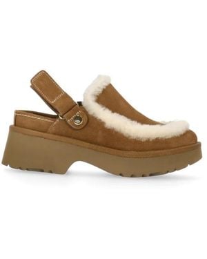 UGG Clogs - Natural