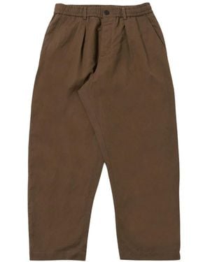 Universal Works Khaki Linnen Slub Weave Wijde Pijp Broek - Bruin