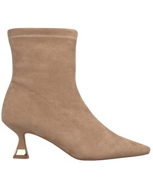 Alma En Pena. Heeled Boots - Brown