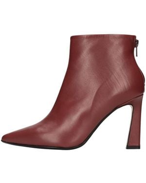Anna F. Heeled Boots - Brown