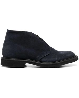 Tricker's Navy Eco Buck Gumlite Sole - Blau