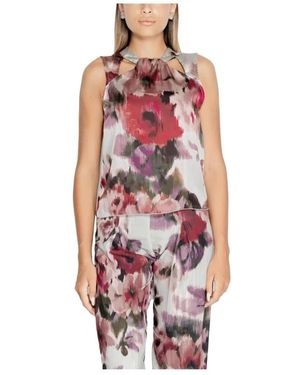 Rinascimento Bloemenprint Mouwloze Top En Broek - Rood