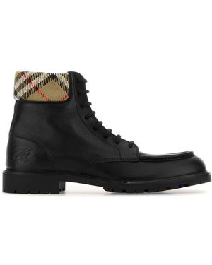 Burberry Lace-Up Laarzen Met Iconisch Ruitdetail - Zwart