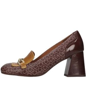 Chie Mihara Platte Schoenen - Bruin