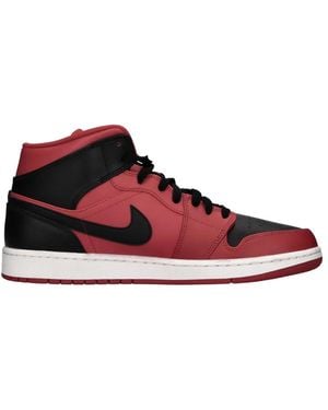 Nike Rote Air Jordan Sneakers - Braun