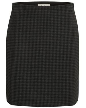 Part Two Short Skirts - Negro
