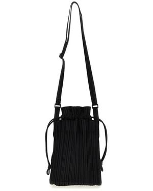 Issey Miyake Bucket Bags - Negro