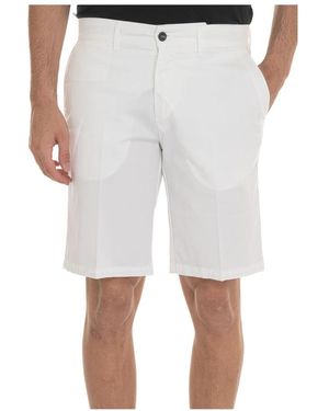 Harmont & Blaine Casual Shorts - White