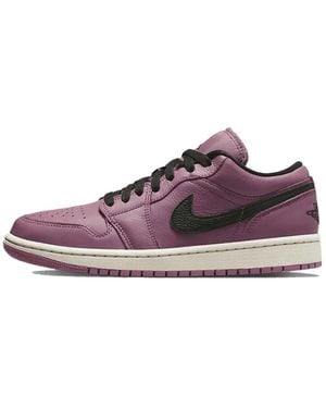 Nike Sneakers - Lila