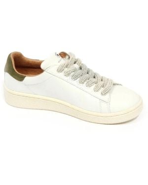 MOA Trainers - White