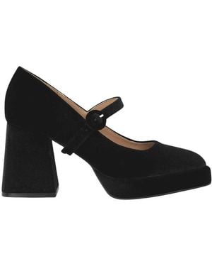 Alma En Pena. Court Shoes - Black