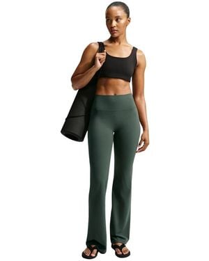 Nike Zenvy High-Waisted Flared Leggings - Groen