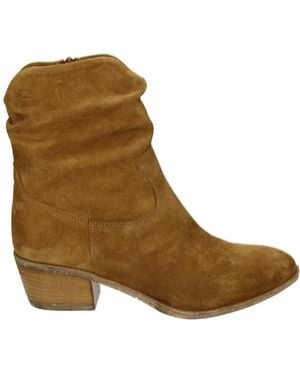AQA A8895 Western Boot - Bruin
