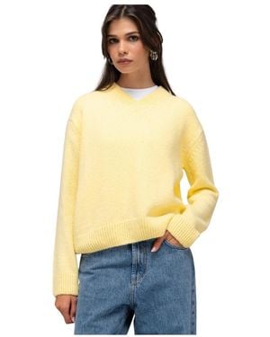 GUAJA. V-Hals Gebreide Kleding - Geel
