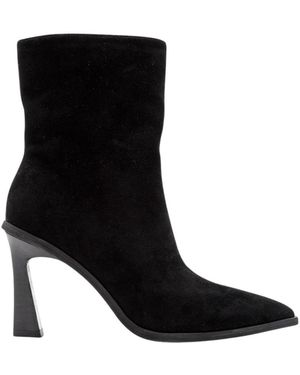 Alma En Pena. Heeled Boots - Black