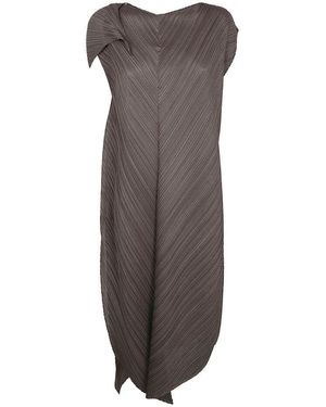 Issey Miyake Elegantes Midi-Kleid Mit Flare-Stil - Braun