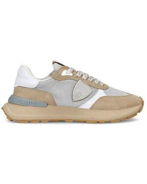 Philippe Model Trainers - White