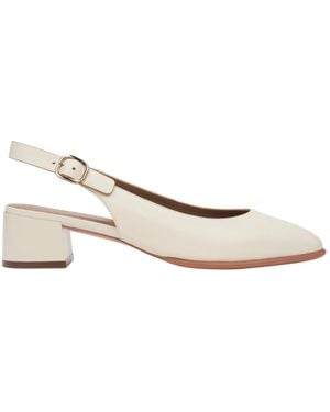 ESTRO Court Shoes - White