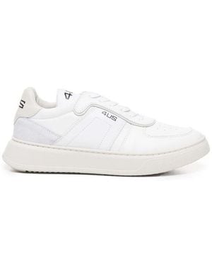 Cesare Paciotti Weiße ledersneakers mit niete
