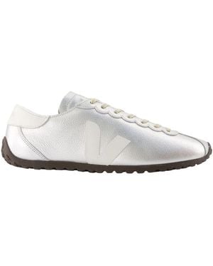 Veja Trainers - White