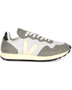 Veja Trainers - White
