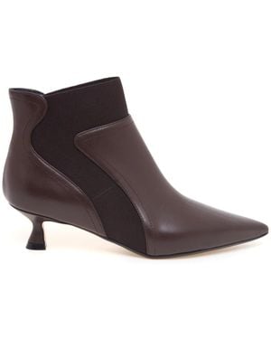 Anna F. Heeled Boots - Brown